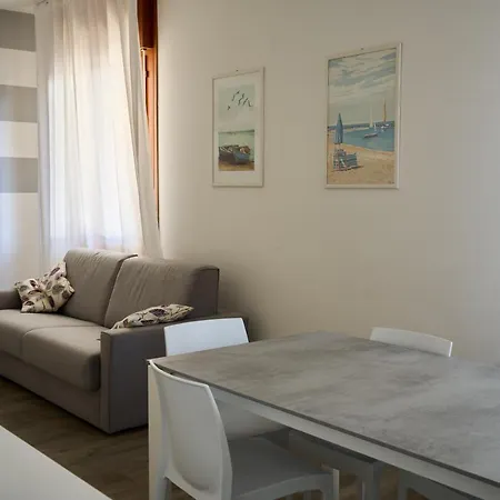 Diplomatic-residence Fronte Mare-piazza Torino-lido Di Apartment