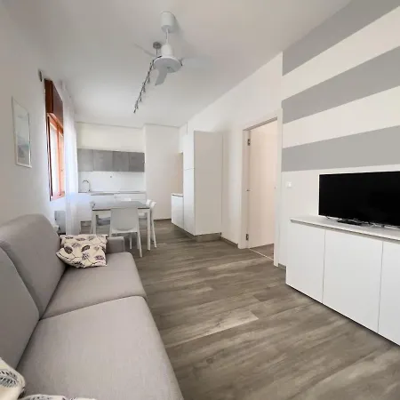 Diplomatic-residence Fronte Mare-piazza Torino-lido Di Apartment Lido di Jesolo