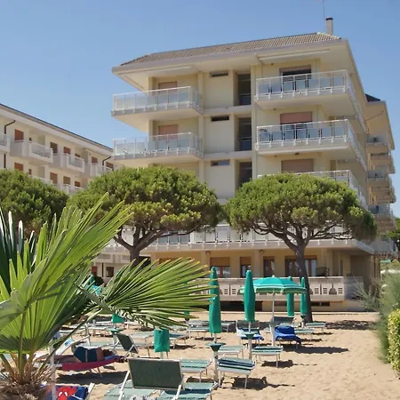 Diplomatic-residence Fronte Mare-piazza Torino-lido Di Apartment *