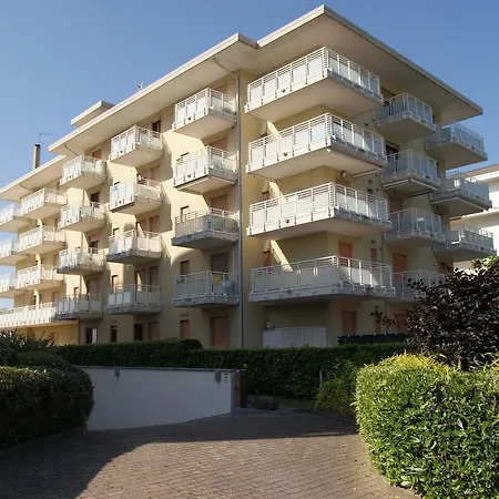 Diplomatic-residence Fronte Mare-piazza Torino-lido Di Lido di Jesolo